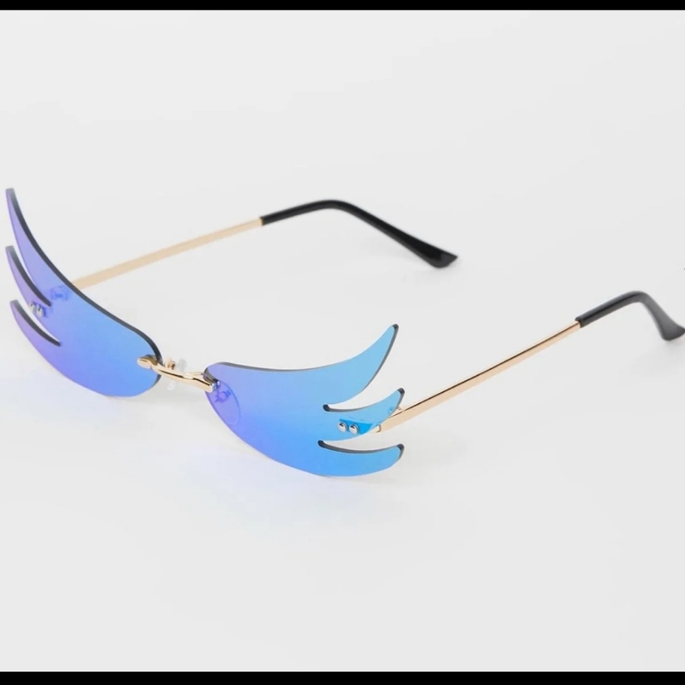 Sky Above The Clouds Multi-Colored Wing Sunglasses
